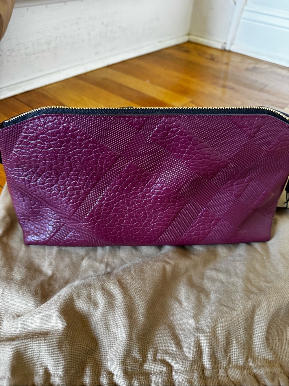 Burberry Grain Check Small Chichester Crossbody Bag - Picture 4 of 11